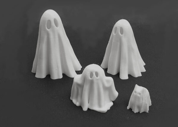 Familia de Fantasmas Encantadores para Decorar tu Halloween - Imagen 2